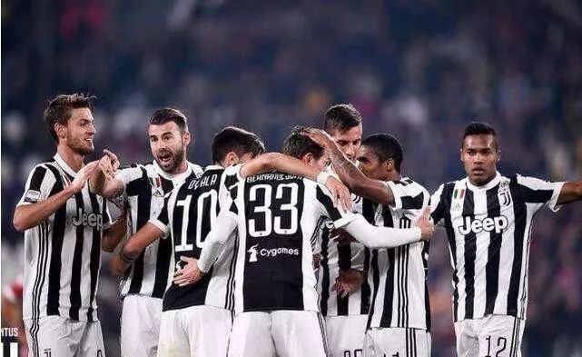 波媒：多特、阿贾克斯现场考察波兰边锋皮耶图谢夫斯基（据波兰媒体：多特蒙德与阿贾克斯赴现场考察波兰边锋皮耶图谢夫斯基）