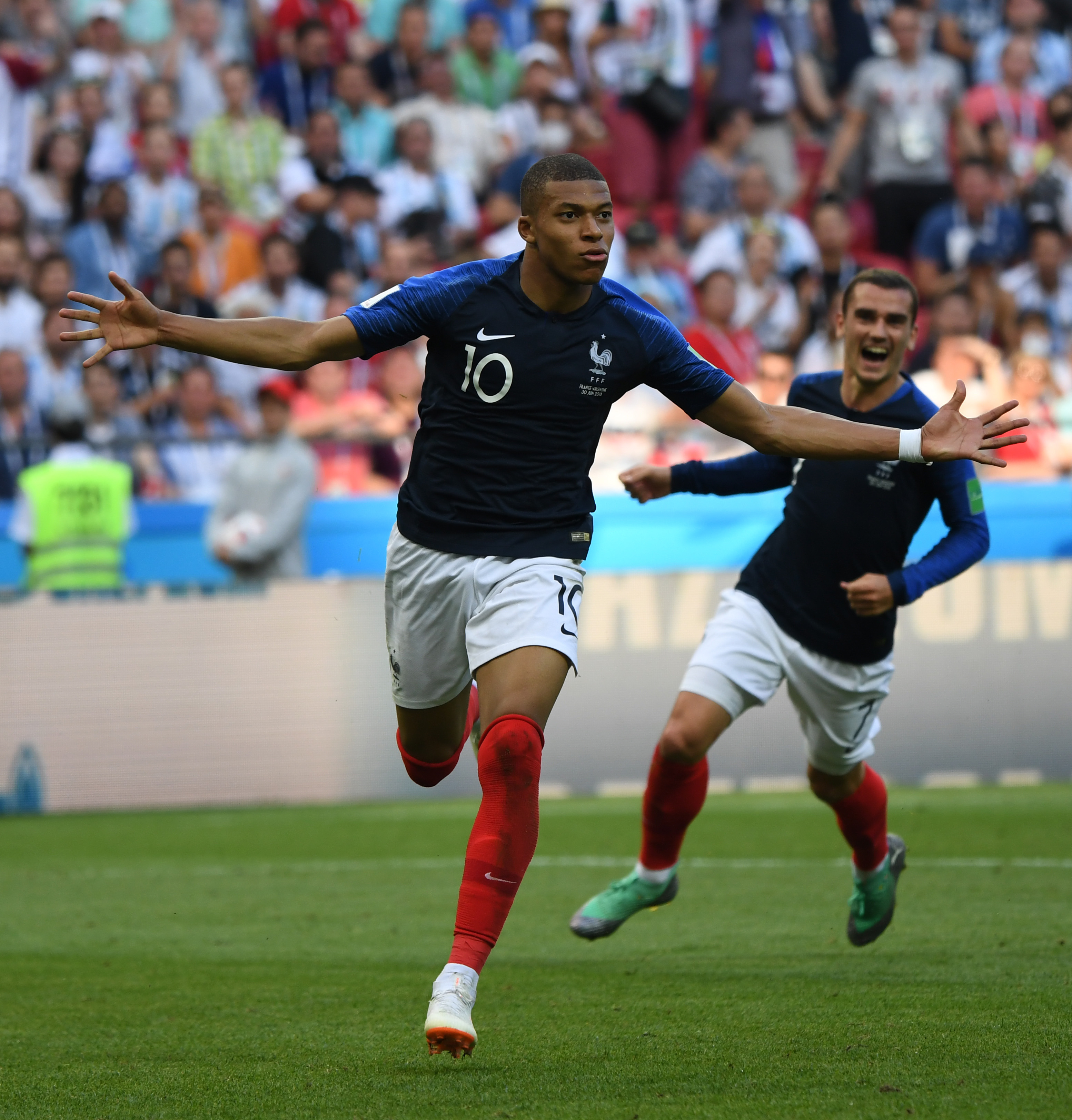 淘汰青岛更衣室！邱彪肯定外援+球队防守，不满混战发挥！