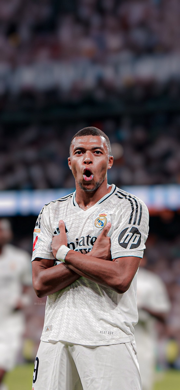 拜仁因球迷燃放烟火被罚，欧冠主场部分看台关闭