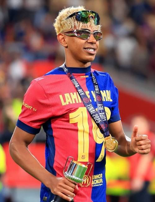 曼联外租门将维特克：在英冠踢完整赛季，梦想回红魔担任一门（维特克谈租期目标：力拼英冠完整赛季，盼回曼联出任一门）