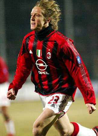 演员潘粤明批评国安：越南也输，你们真行