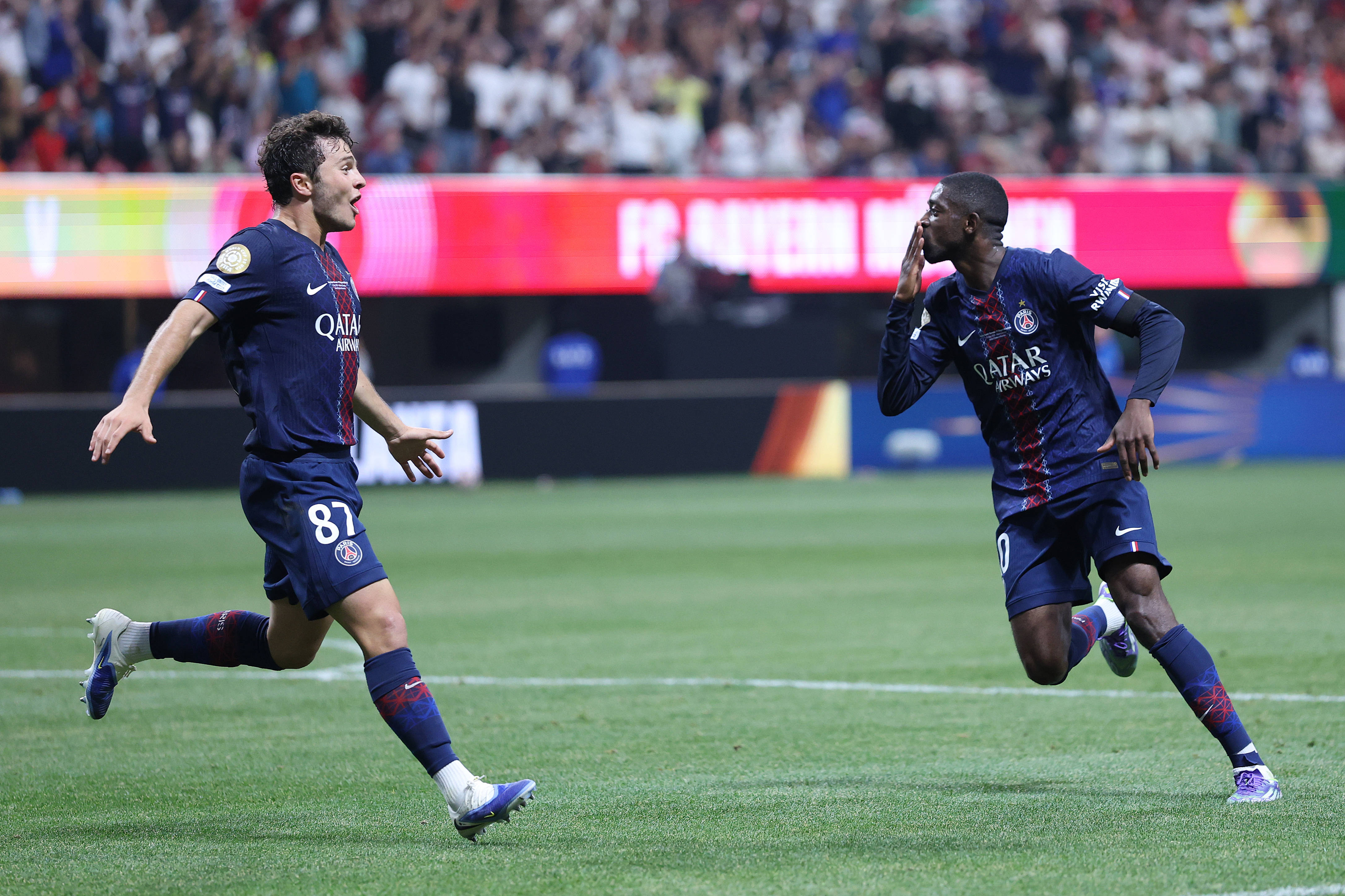 库尼亚：姆伯莫是个了不起的球员，能和他并肩作战很棒