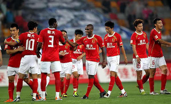 中国足协新规影响中超亚冠竞争，女足面临资金压力，外援政策收紧，挑战加剧。