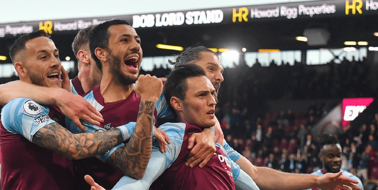 德甲官博祝贺邵佳一：期待邵佳一带领中国国家队走向更高舞台（德甲官博贺邵佳一：期待他率国足登上更高舞台）