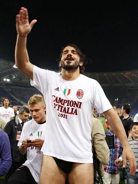 弗里克：亚马尔用进球回应了嘘声，建立防守稳定性非常重要（弗里克称亚马尔用进球回击嘘声，强调防守稳定至关重要）