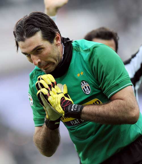 乌度卡：控卫是最难打的位置之一，阿门需要在攻传之间找平衡