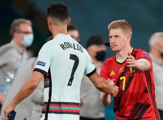 意媒：铃木彩艳可能因为手部骨折缺阵三个月，明年2至3月复出