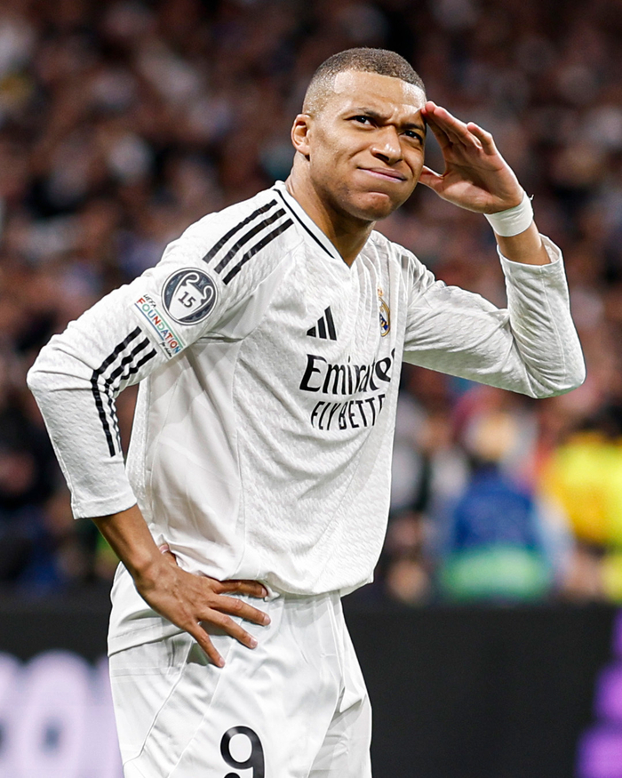 每体：博阿滕在巴萨体育城训练数日，并与弗里克会面