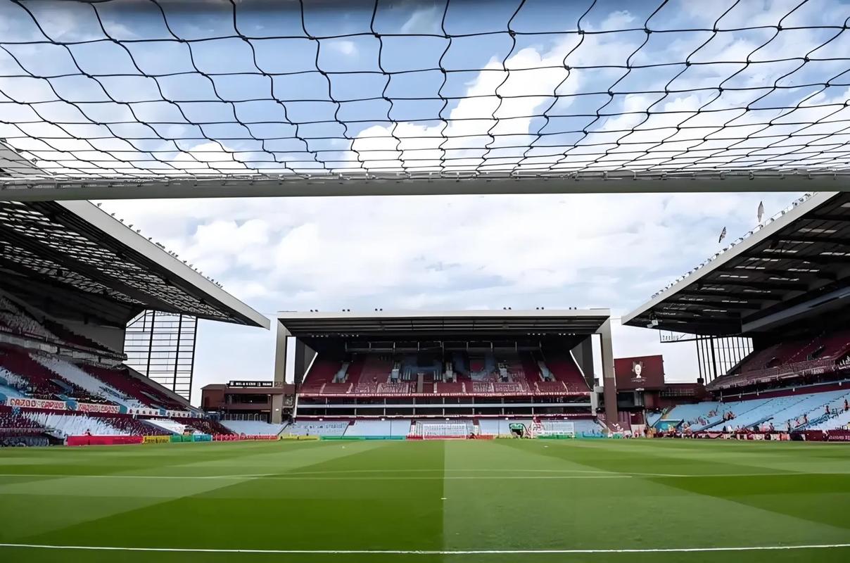 云南外援奥斯卡连续七场联赛参与进球，刷新个人中超最长纪录（云南队外援奥斯卡连续7轮参与进球，改写个人中超最长纪录）