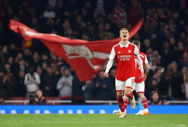 莱万：失去袖标很难过，但感受到了球迷的爱；不恨普罗别日