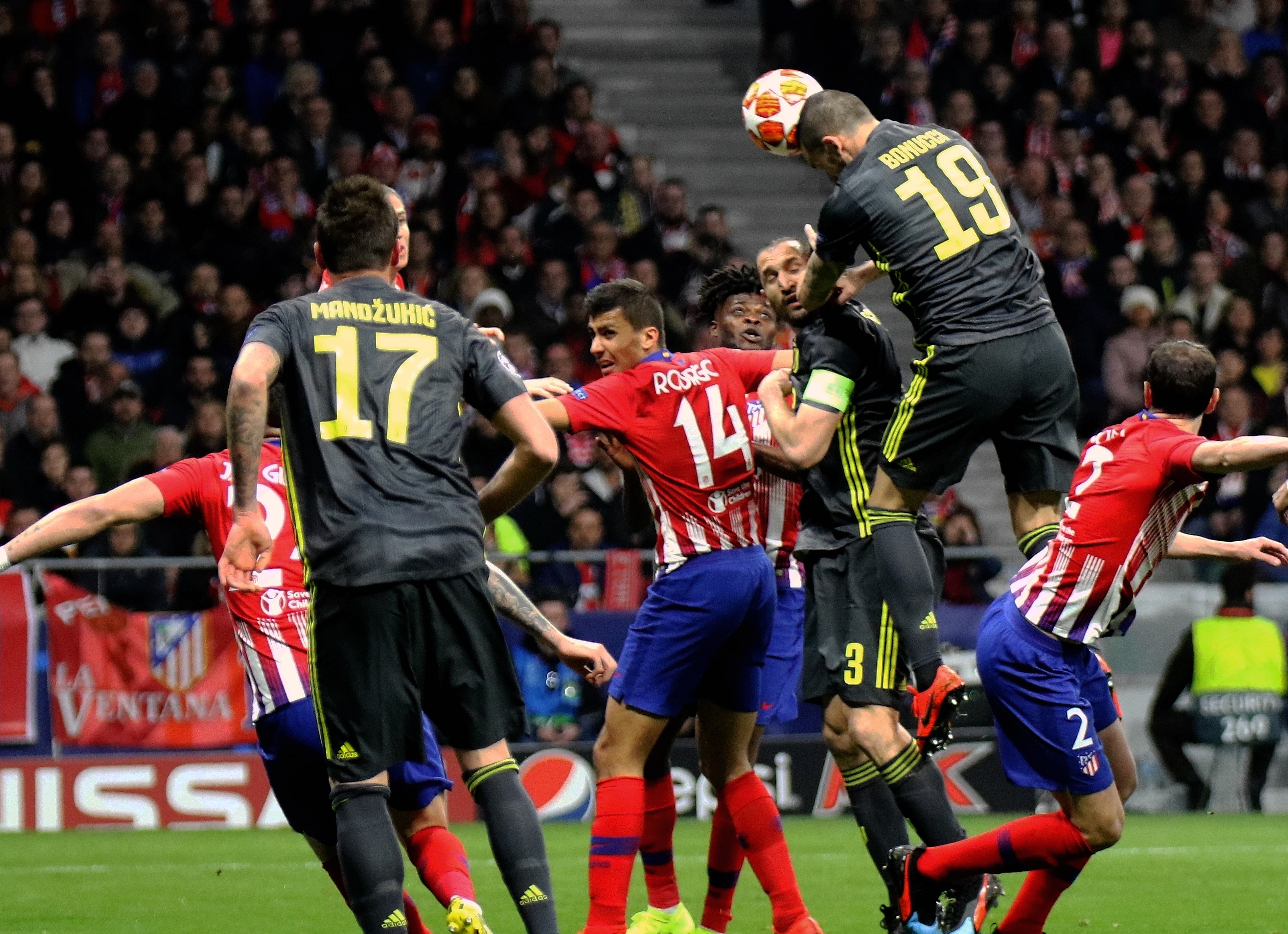 亚洲杯强队集体发力